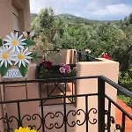 Daisy Skiathos